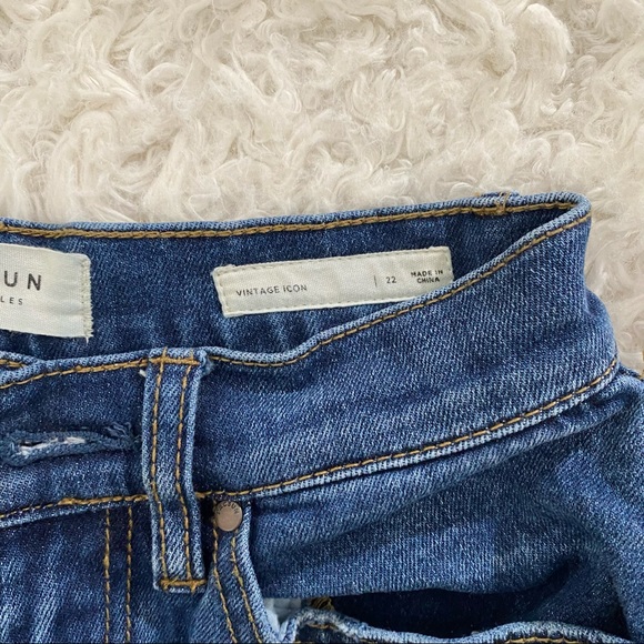 Pacsun medium wash mom jeans - Picture 2 of 3